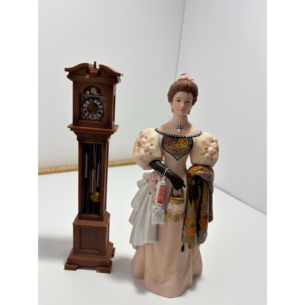 Vintage Avon 2000 Mrs. Albee Full Size Figurine - Presidents Club Award